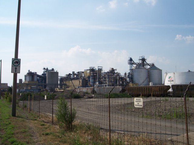 chemical processing plant, photo by Joseph Raymond, in Hamilton Ontario, Canada, host site ChristianMuse.com
