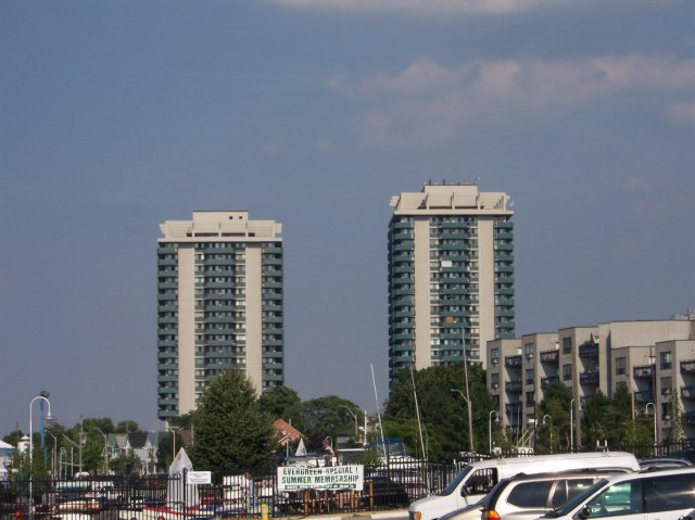 apartment structures overlooking the bay, photo by Joseph Raymond, in Hamilton Ontario, Canada, host site ChristianMuse.com