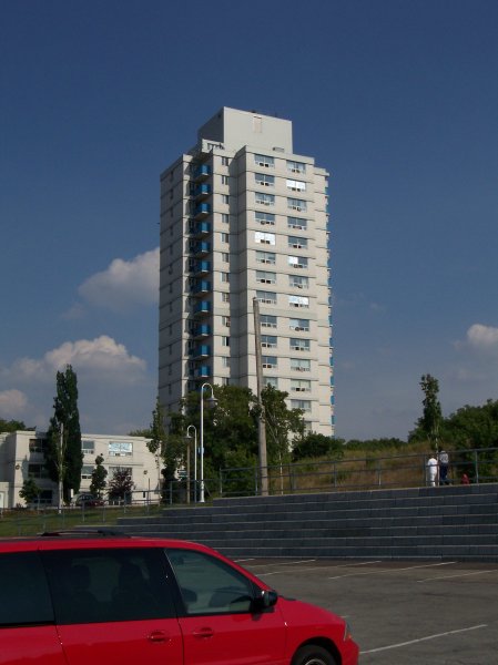 another apartment building overlooking the bay, photo by Joseph Raymond, in Hamilton Ontario, Canada, host site ChristianMuse.com